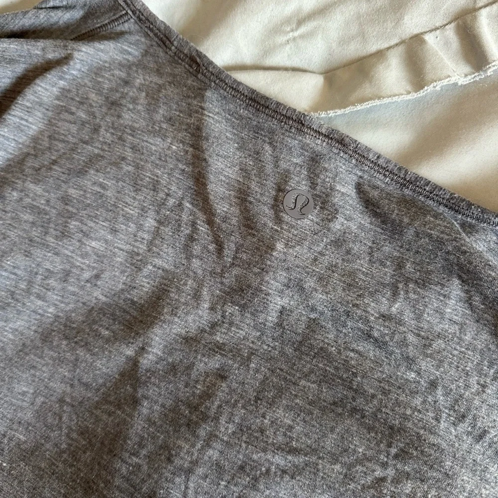 lululemon athletica Gray Twist Short Sleeve Top